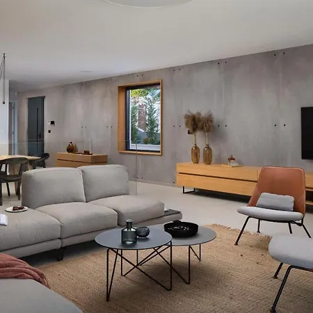 Konstanca & Sara ヴィラ イェゼラ