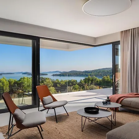 Konstanca & Sara Villa Jezera