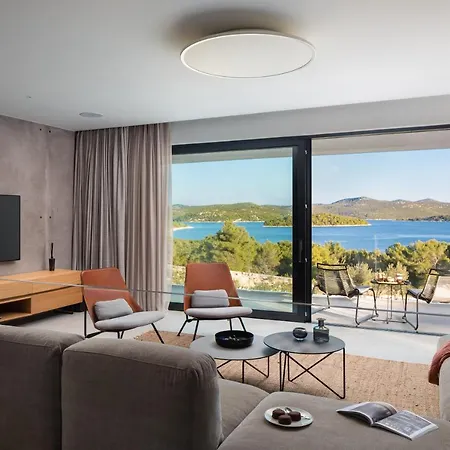 Konstanca & Sara Villa *