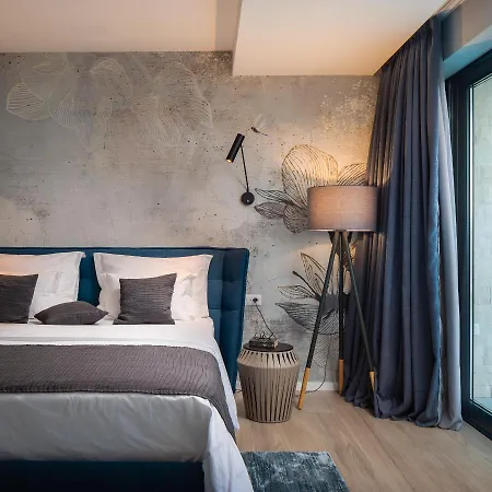 Konstanca & Sara * Jezera