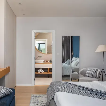 Villa Konstanca & Sara Jezera