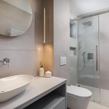 Konstanca & Sara Villa *