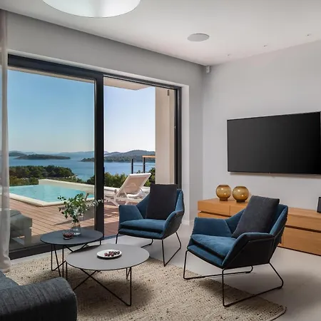 Villa Konstanca & Sara Jezera