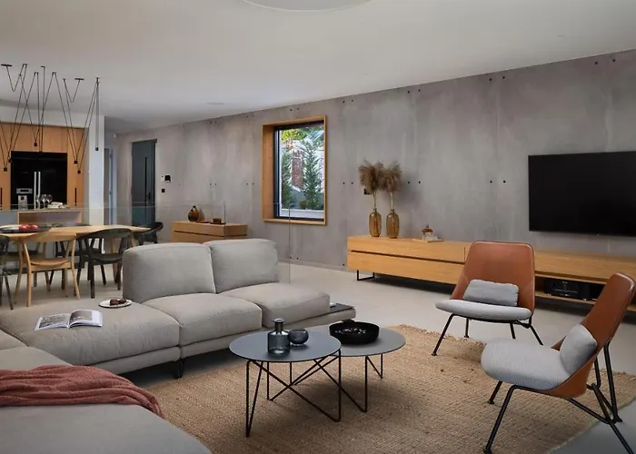 Konstanca & Sara Villa Jezera