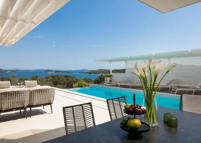 ヴィラ Konstanca & Sara *