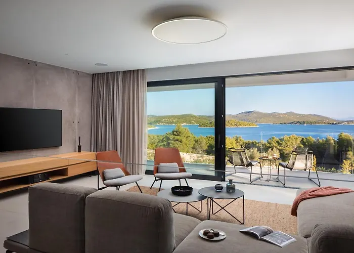 Konstanca & Sara Villa *