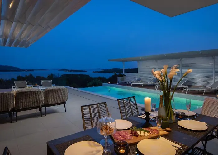 ヴィラ Konstanca & Sara イェゼラ