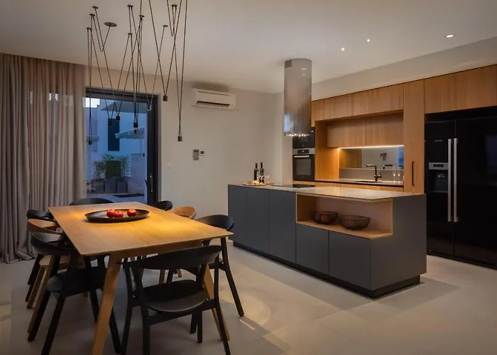 Konstanca & Sara イェゼラ