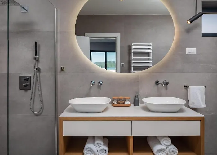 Konstanca & Sara イェゼラ