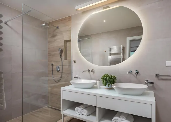 Konstanca & Sara Villa