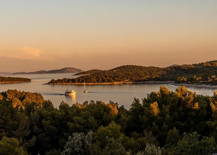 ヴィラ Konstanca & Sara